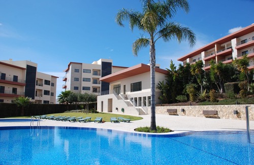 Albardeira Apartment | Superb Location! next to marina, beach & town with fantastic pool & balcony