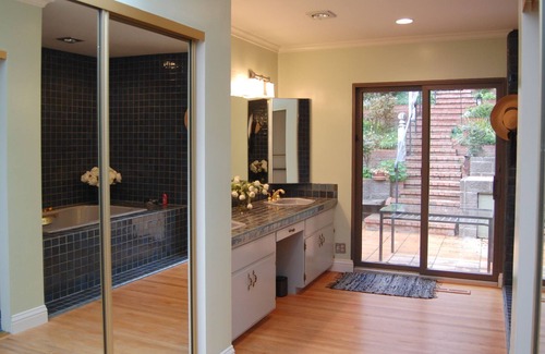 Mill Valley House | Superb location. Spacious, Open And inviting House With Pool/Sauna. Zip to SF
