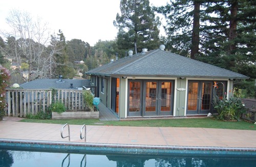 Mill Valley House | Superb location. Spacious, Open And inviting House With Pool/Sauna. Zip to SF