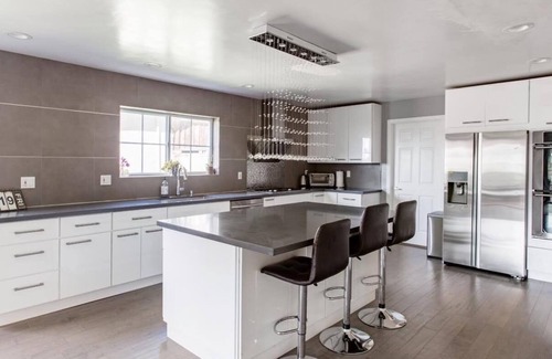 Piedmont House | Superb Location. Sunny 3700Sqf Sanctuary. Trails/Woods/Views. 20min from SF