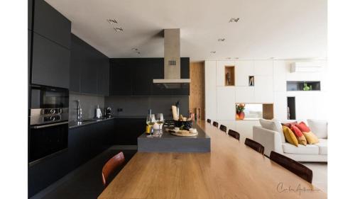 Sao Jose Apartment | Superb Modern and Unique Liberdade Apt