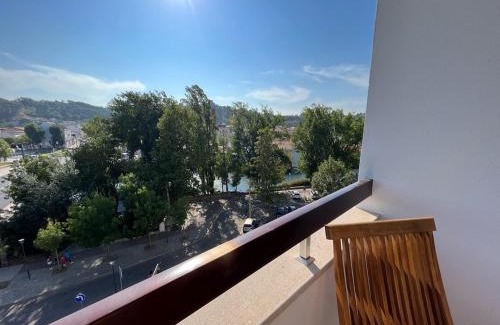 Tomar Apartment | Superb Position Over the River Historical Center Tomar