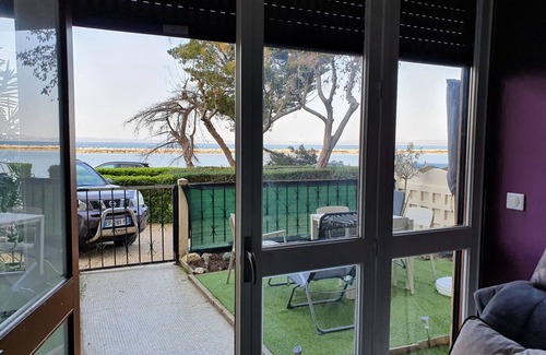 Martigues Apartment | Superb quiet studio facing the Etang de Berre