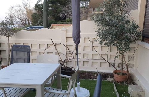 Martigues Apartment | Superb quiet studio facing the Etang de Berre