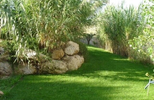 Carry-le-Rouet Apartment | Superb renovated apartment in lower villa with private garden