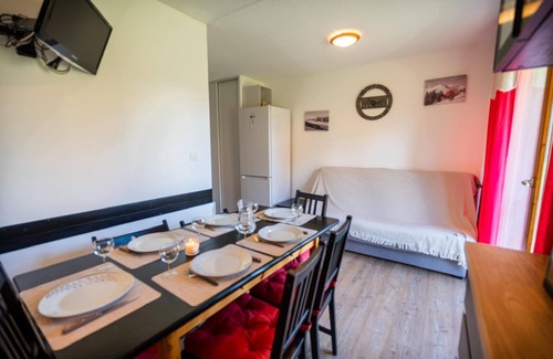 Saint-Etienne-en-Devoluy Apartment | Superb renovated T2 in Superdévoluy, 2/6 pers. 4-season skiing, hiking and relaxation