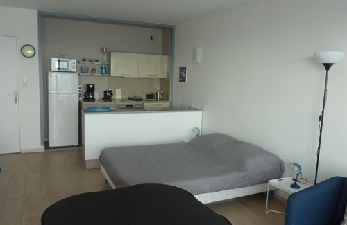 Concarneau Apartment | Superb sea view, 40 m beach, near thalasso, internet