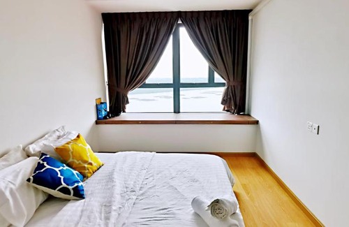 Central District Apartment | SUPERB SEAVIEW ROYAL STRAND DANGA BAY COUNTRY GARDEN