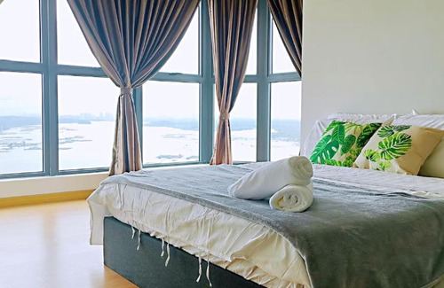 Central District Apartment | SUPERB SEAVIEW ROYAL STRAND DANGA BAY COUNTRY GARDEN