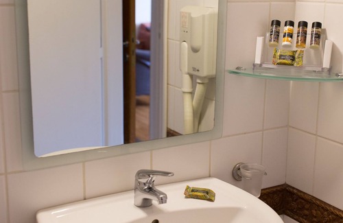 Ilisia Apartment | Superb serviced flat for 4 in the heart of Athens with view