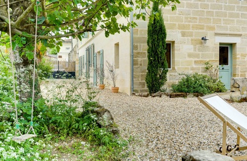 Lussac House | Superb south-facing house with swimming pool 8 km from St Emilion
