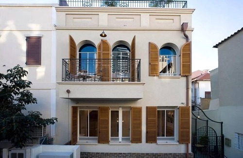 Neve Tzedek Apartment | Superb Suite Great Balcony at Tel Aviv