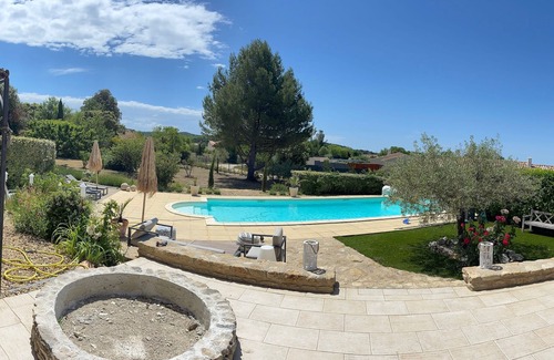 La Roque-sur-Pernes Villa | Superb vacation villa (fully renovated) in the heart of the Luberon