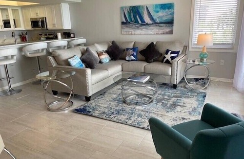 Park Shore Condo | Superb view of the Gulf in a renovated unit - CL03