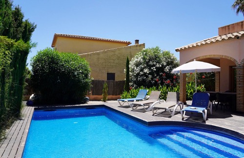 Sant Pere Pescador Villa | Superb villa near sandy beach Sant Pere Pescador