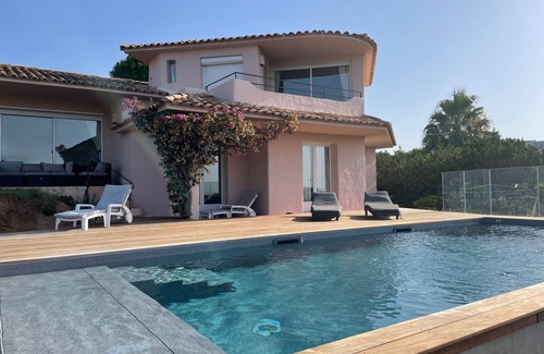 Santa Giulia House | Superb Villa, breathtaking view of Santa Giulia Bay, 5 min walk to the beach