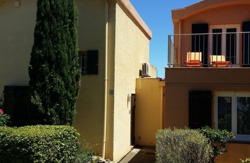 Gruissan Villa | Superb villa on the edge of pine forest and scrubland with azure view.