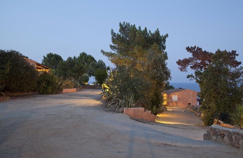 Sari-Solenzara Villa | Superb villa overlooking the sea or gardens with swimming pool in Solenzara, Corsica