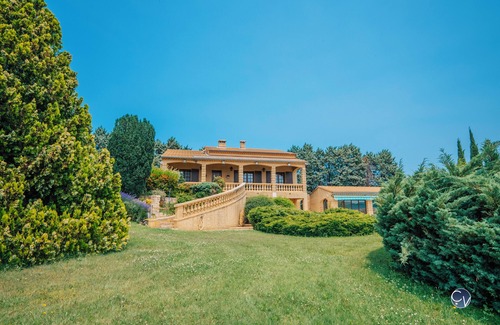 Venejan Villa | Superb Villa with Pool and Village View