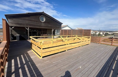 Gruissan Plage Ski Chalet | SUPERB WOOD CHALET SEA VIEW