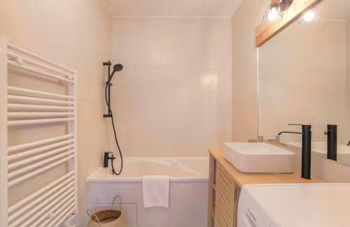 Margnolles - Rhone Apartment | Superbe 2 pièces terrasse à 400 m du métro