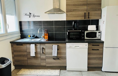 Bois Guillaume Apartment | Superbe Appartement Avec Toit Térasse, Idéal Pour Pour les Familles