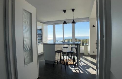 Rive Droite Apartment | Superbe appartement avec une vue mer panoramique