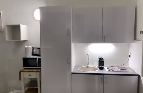 Anneessens Apartment | Superbe Appartement Haut Plafond Lumineux Central