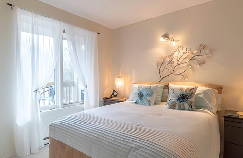 Magog Condo | Superbe condo**** bord de l'eau à Magog