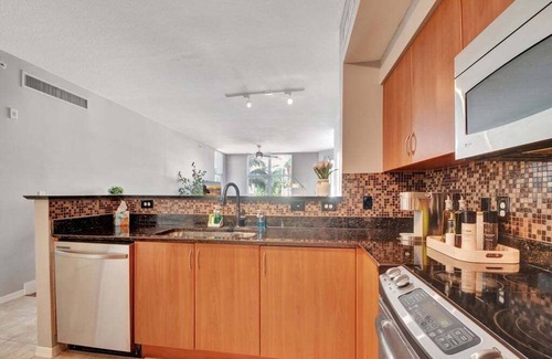 Lantana Condo | Superbe Condo