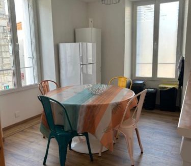 Jonzac Apartment | Superbe duplex cœur de ville 3 étoiles