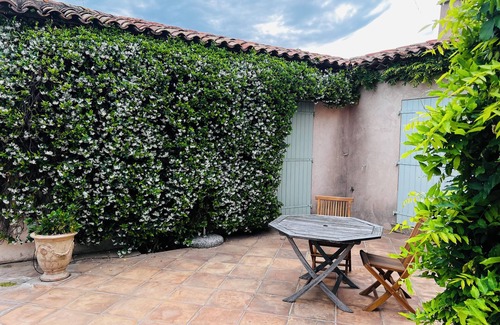 Plan-de-la-Tour Villa | Superbe Villa Climatisée, Piscine Chauffée, Jardin au Calme et Proche du Village