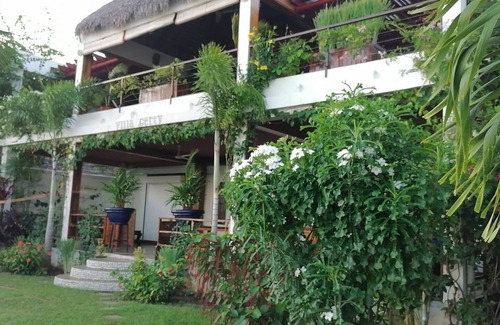 Madirokely Villa | Superbe Villa Pieds Dans L'eau