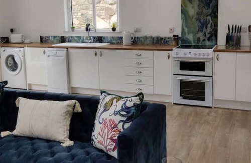St Wenn House | Superbly appointed 2 bed, 2 bath detached barn