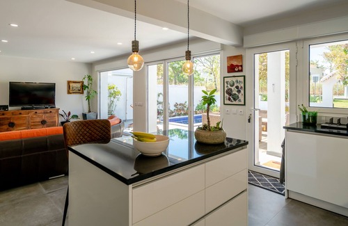 Ameijeira House | Superbly located, 15 minutes from the beach and city center.