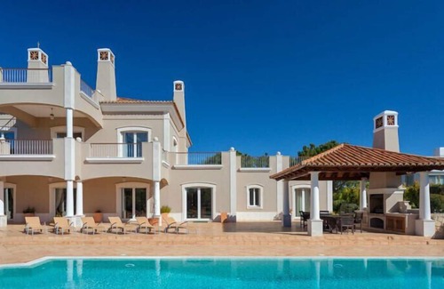 Quinta do Lago Villa | Superbly located 5 bedroom villa Quinta do Lago A314 - Almancil, Algarve