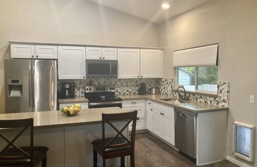 Peoria House | Superbowl ready home just 5 miles away