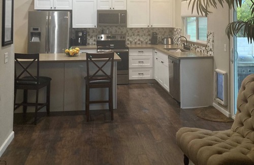 Peoria House | Superbowl ready home just 5 miles away