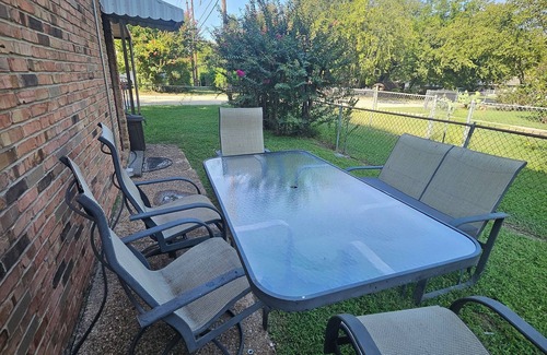Mesquite House | SUPERHOST Grace Unit B, Luxury 2bedrm/wCrib&GameTable Mesquite Convention Center