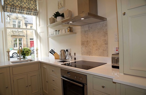 St. Andrews Apartment | Superior ground floor pied à terre with short walk to golf courses
