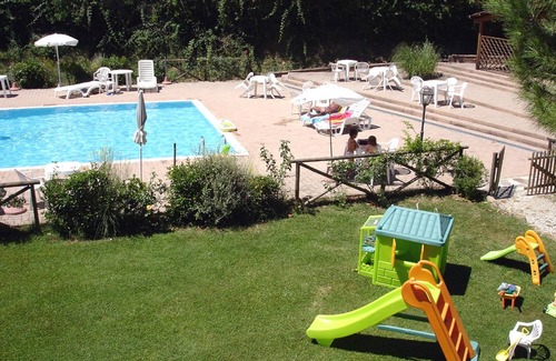 Casole d'Elsa House | superior ground floor apartment with pool view