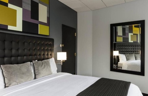 Midtown South Hotel | Superior King Bedded Room at Broadway Plaza Hotel