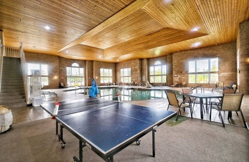 Pembine Apartment | Superior King Suite for 4 | On-Site Pool