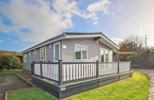 New Forest District Ski Chalet | Superior Lodge Plus 4