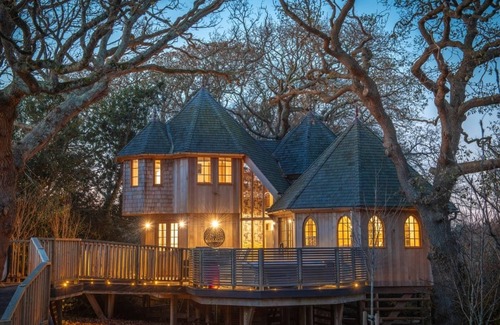 New Forest District Ski Chalet | Superior Lodge Plus 4