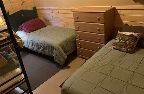 Isabella Cabin | Superior National Forest getaway Cozy comfortable cabin. (Outhouse)