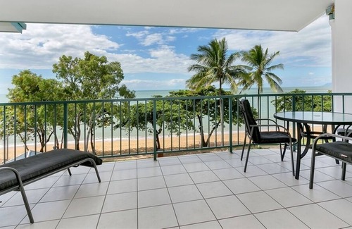 Trinity Beach Apartment | Superior Seaview Two Bedroom Apartment