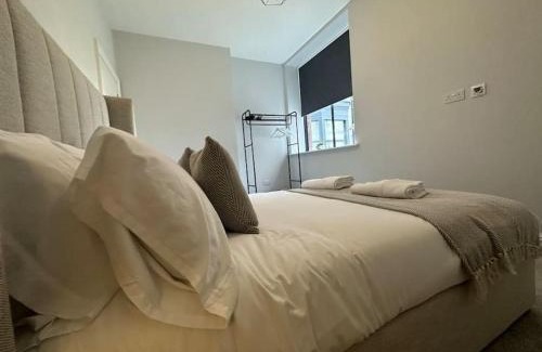 Pontcanna Apartment | Superior Stay, Sophia Gardens, City Centre and Stadium Sleeps 4