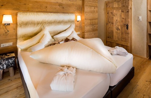 Ried im Oberinntal House | Superior Suite Tirol - Hundehotel Riederhof