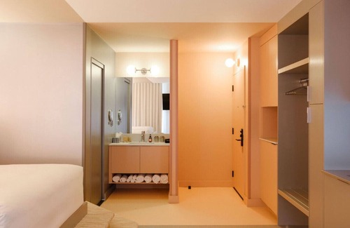 Saint-Roch Hotel | Superior Suite 1 - Rose Hôtel Invisible